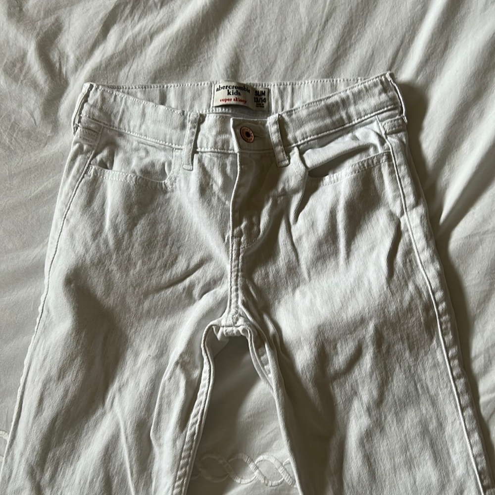 Abercrombie kids super skinny white jeans